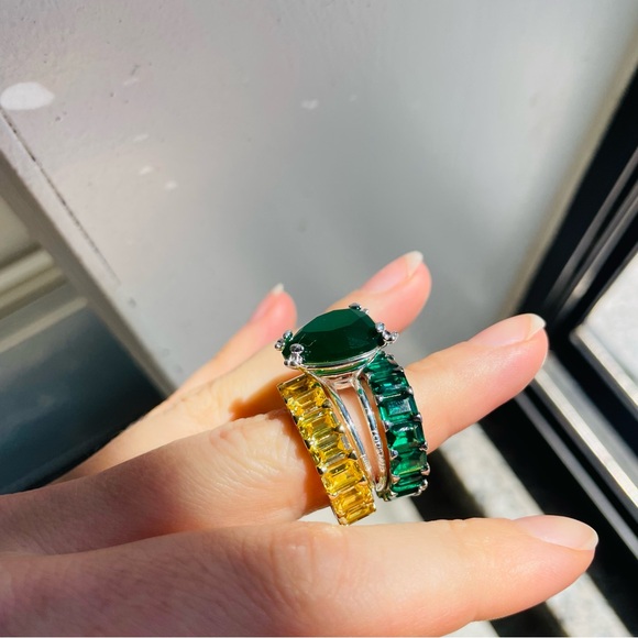 9TCW VVS Emerald Cut Eternity Wedding Band Ring - Picture 14 of 15